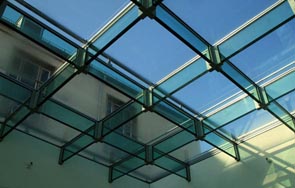Alte Mensa der TU Dresden - Glasdach im Innenhofbereich